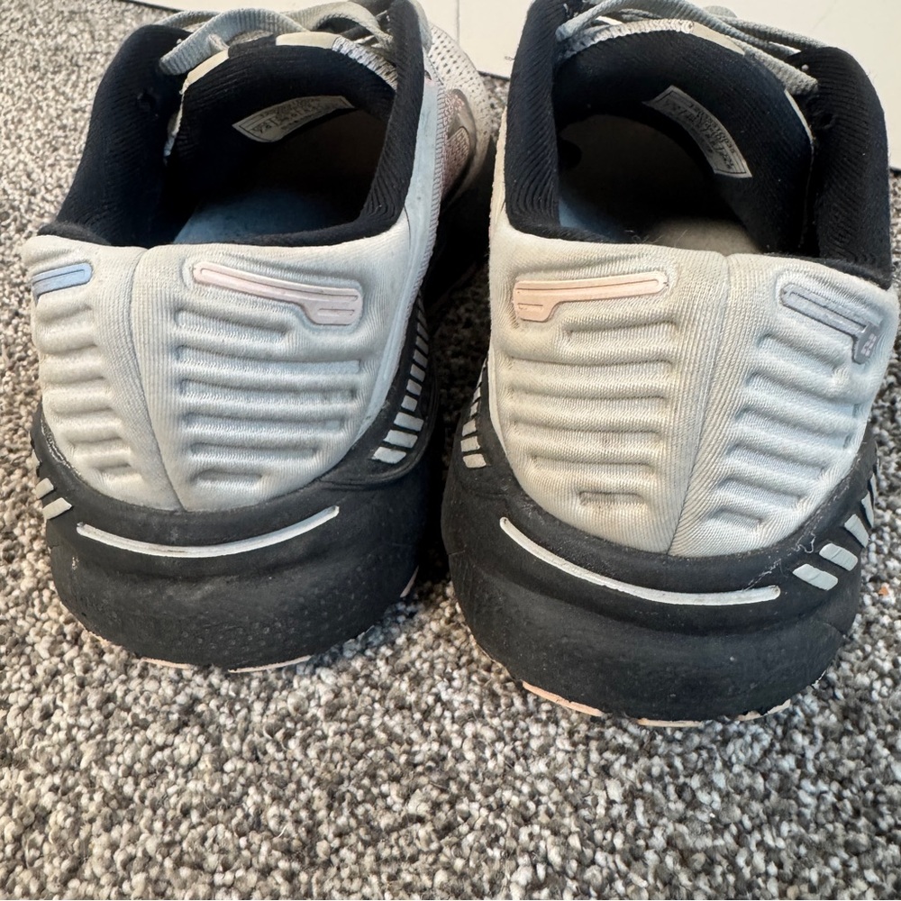 Brooks Adrenaline GTS 22 Running Shoes Womens Size 7.5 Gray Comfort Cushioned - Picture 5 of 10